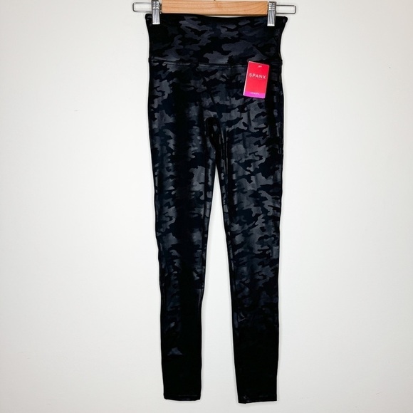NWT Spanx Faux Leather Camo Black Leggings Size Small - Picture 2 of 5